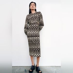 PRINTED DRESS WITH CUT-OUT DETAIL 4437/063